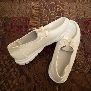 very comfortable shoes for around the house